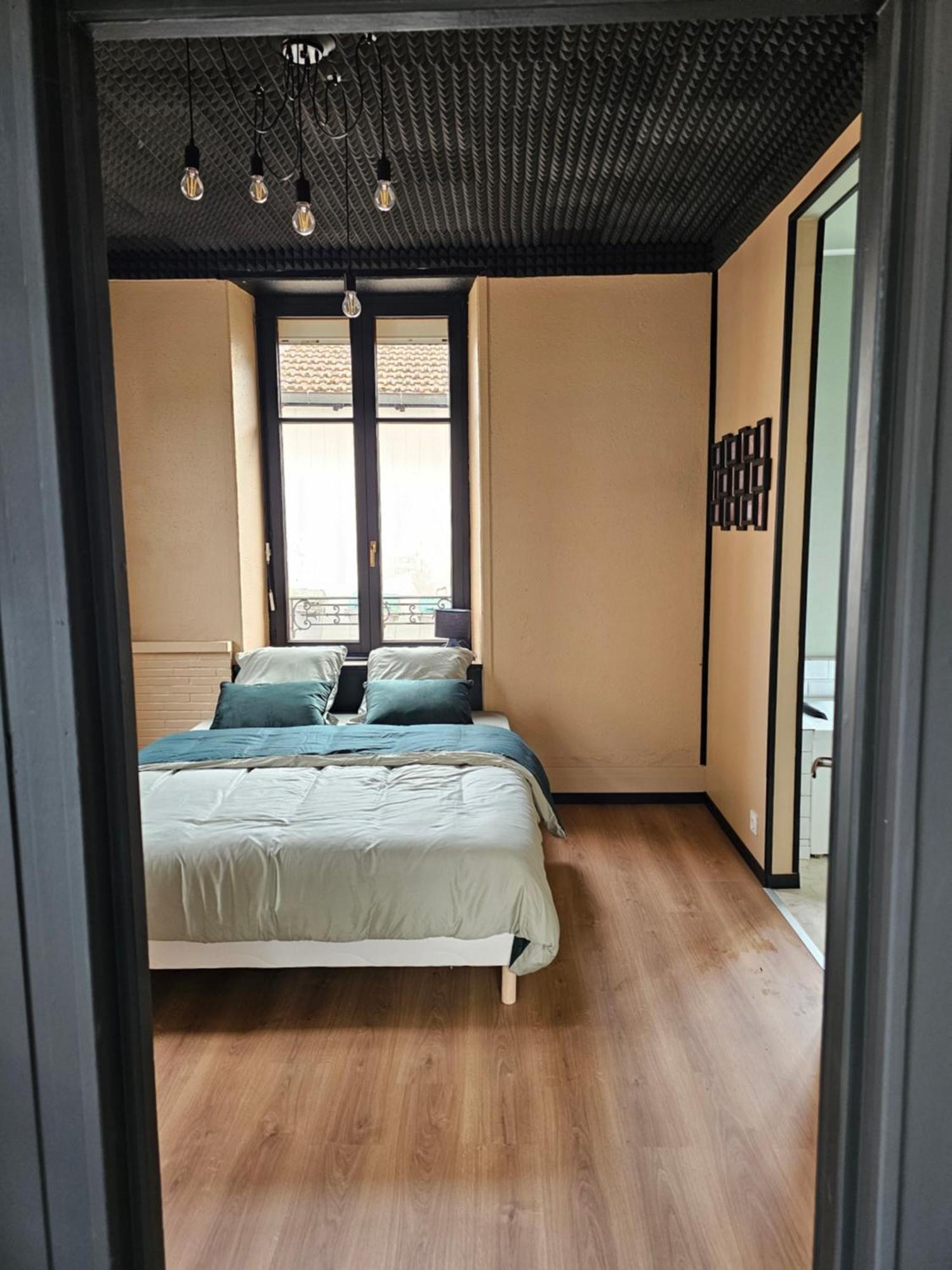 Black Box Cinema Appartement Avec Balneo Épinal Extérieur photo