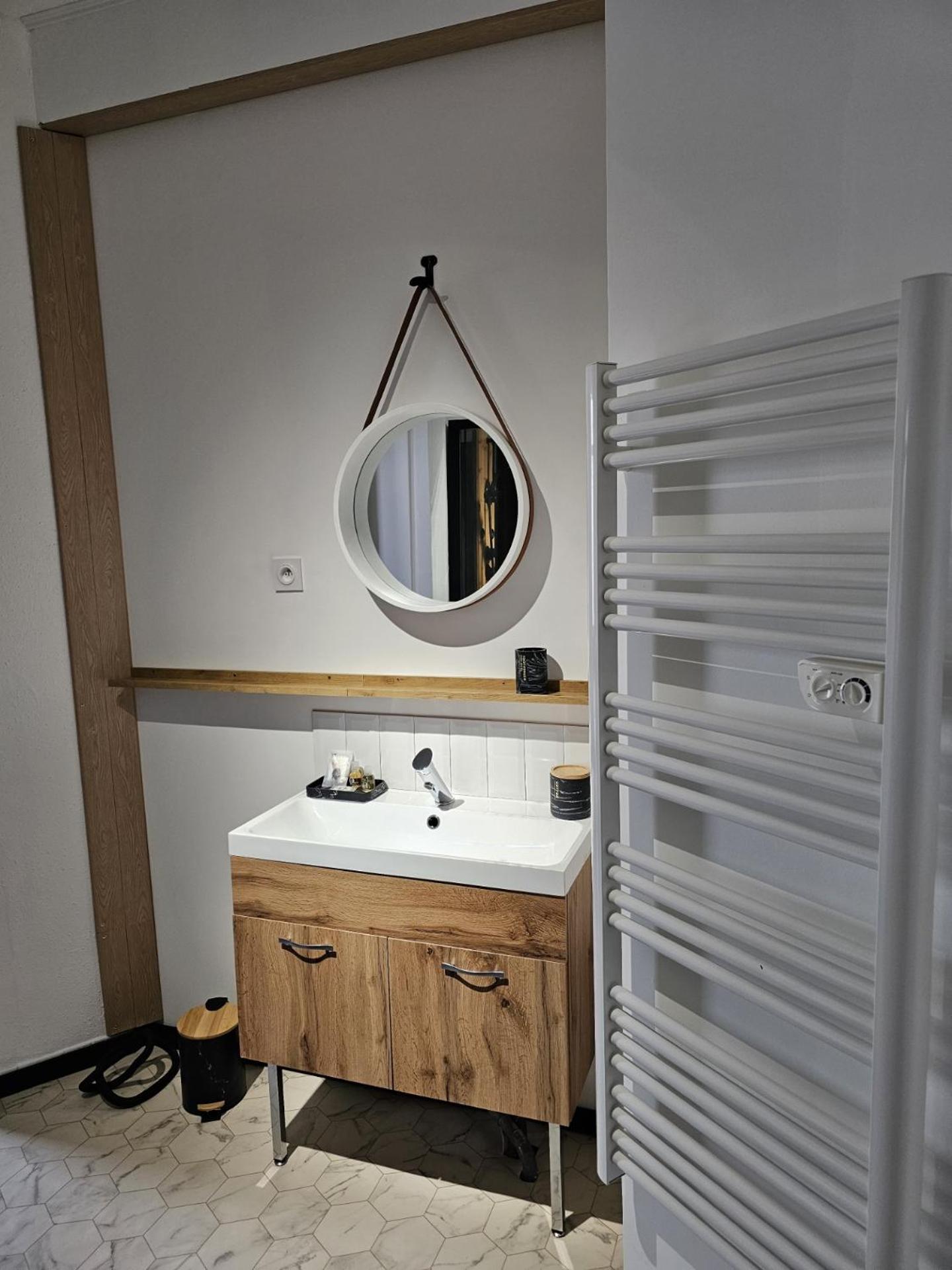 Black Box Cinema Appartement Avec Balneo Épinal Extérieur photo